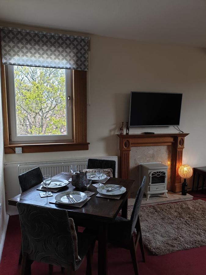 Large 3 Bedroom Apartment/flat In Ideal Location Apartment EDI